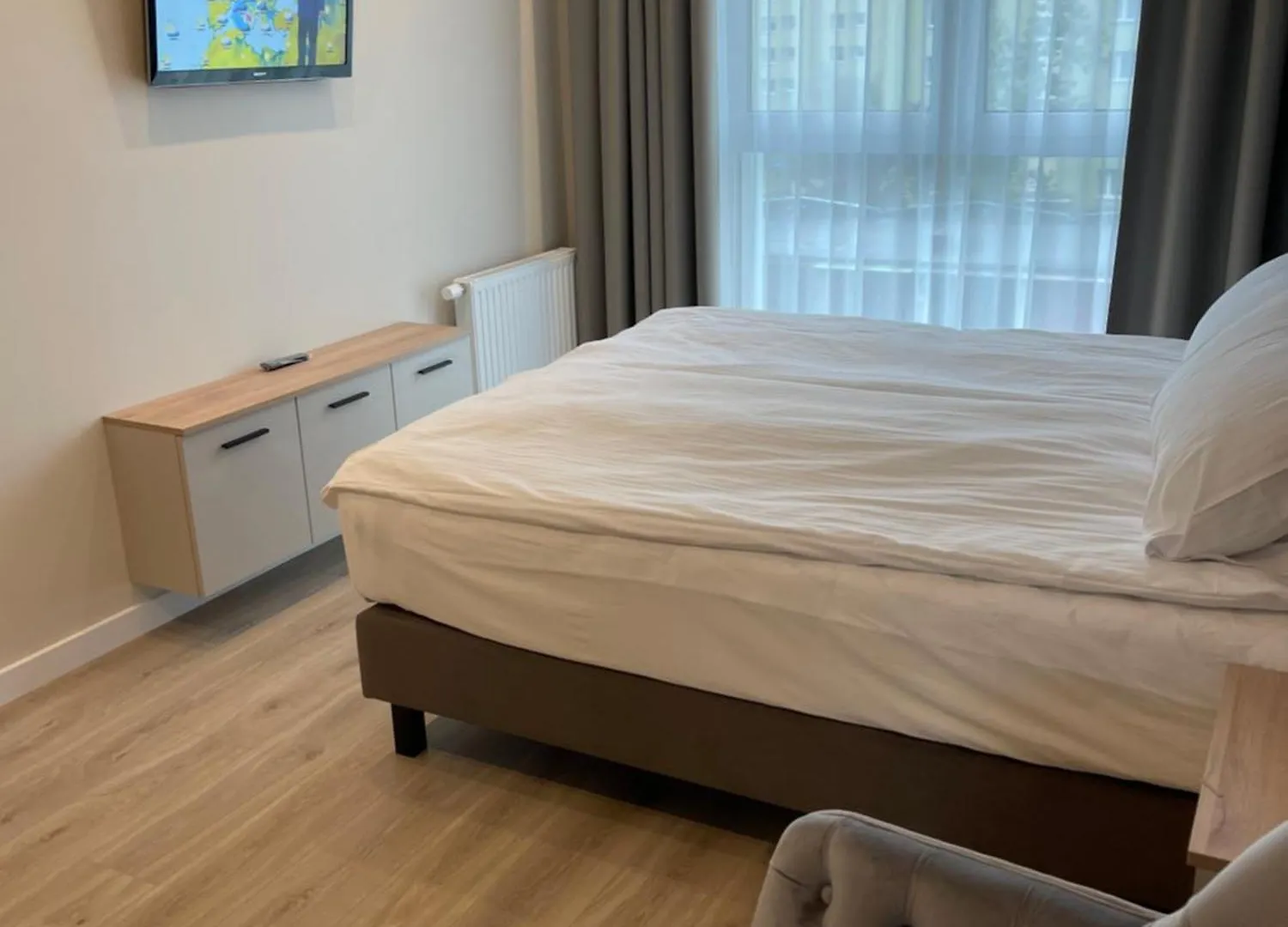 Moris Regan Park Apartments ile iletişim